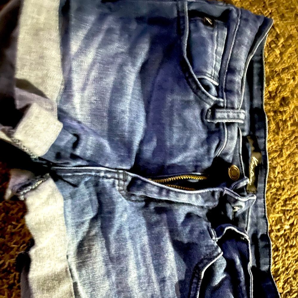 Kan Kan shorts size M equivalent to a size 4